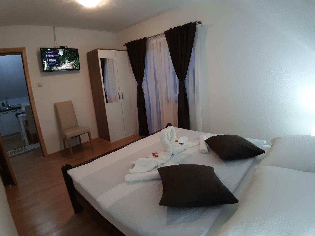 House Jelena&Marija Apartman Rakovica Kültér fotó