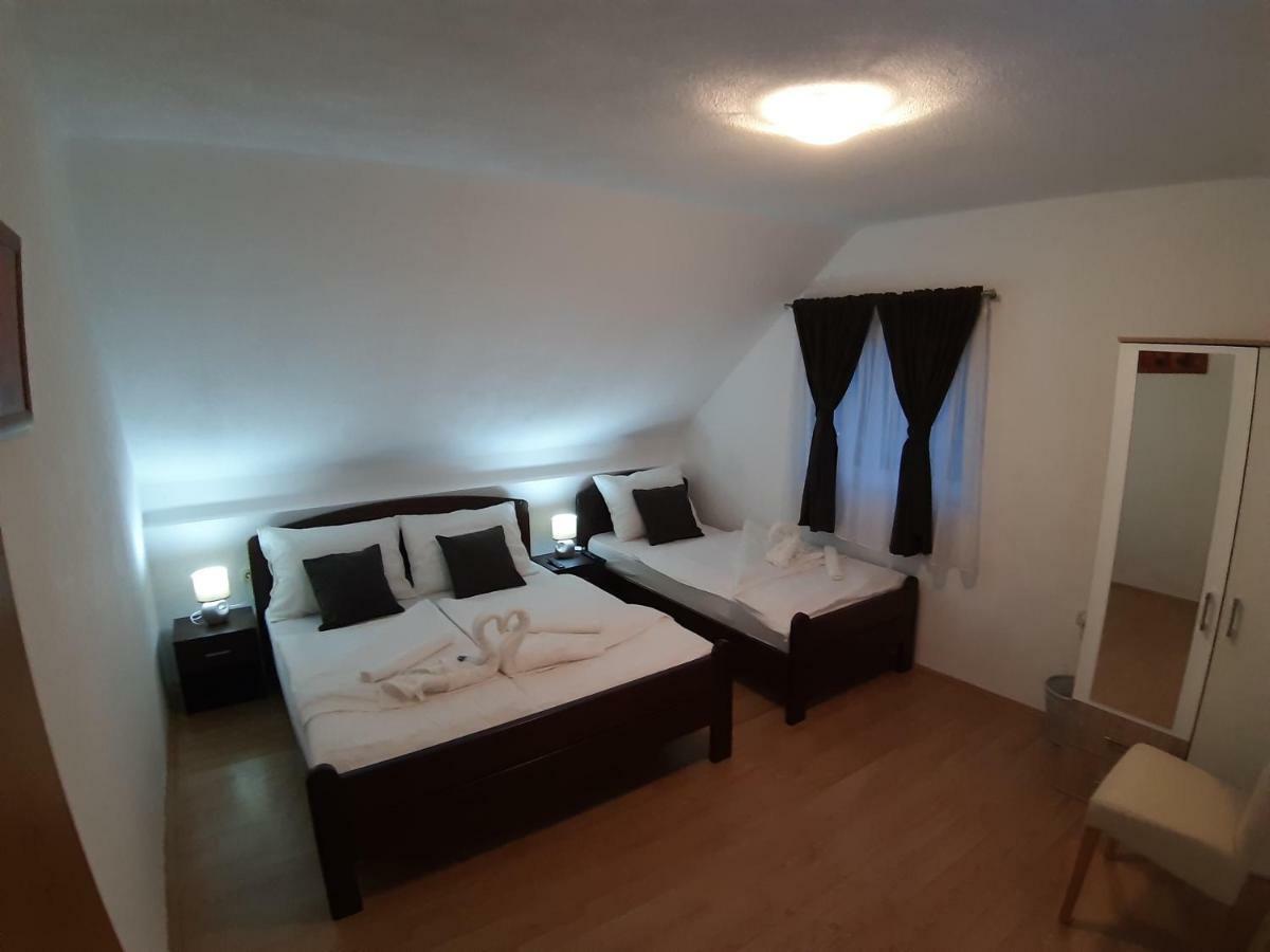 House Jelena&Marija Apartman Rakovica Kültér fotó