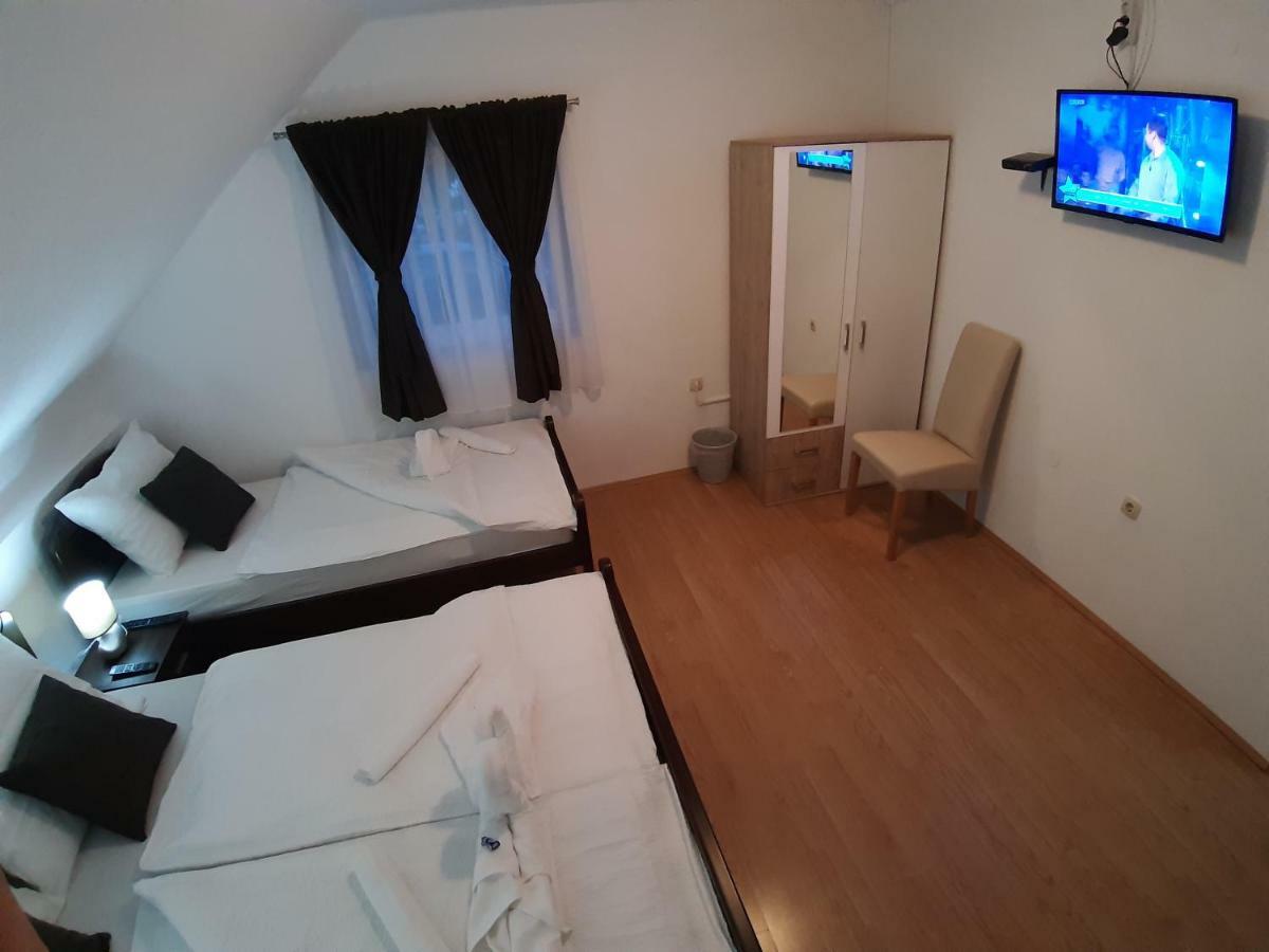 House Jelena&Marija Apartman Rakovica Kültér fotó